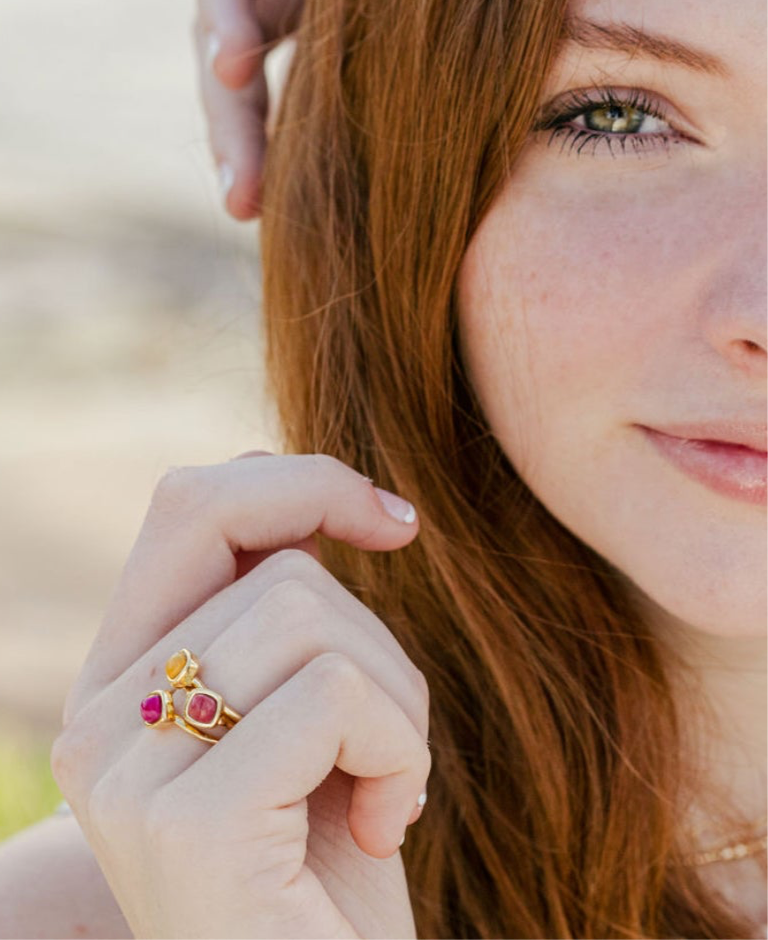 3 Stone Matriz Ring in Fire