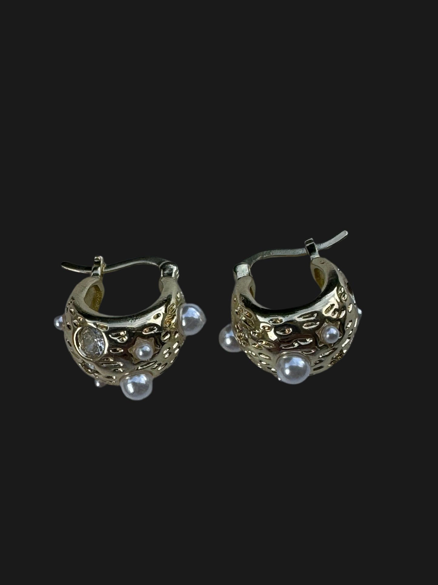 A Gold Nugget Earring