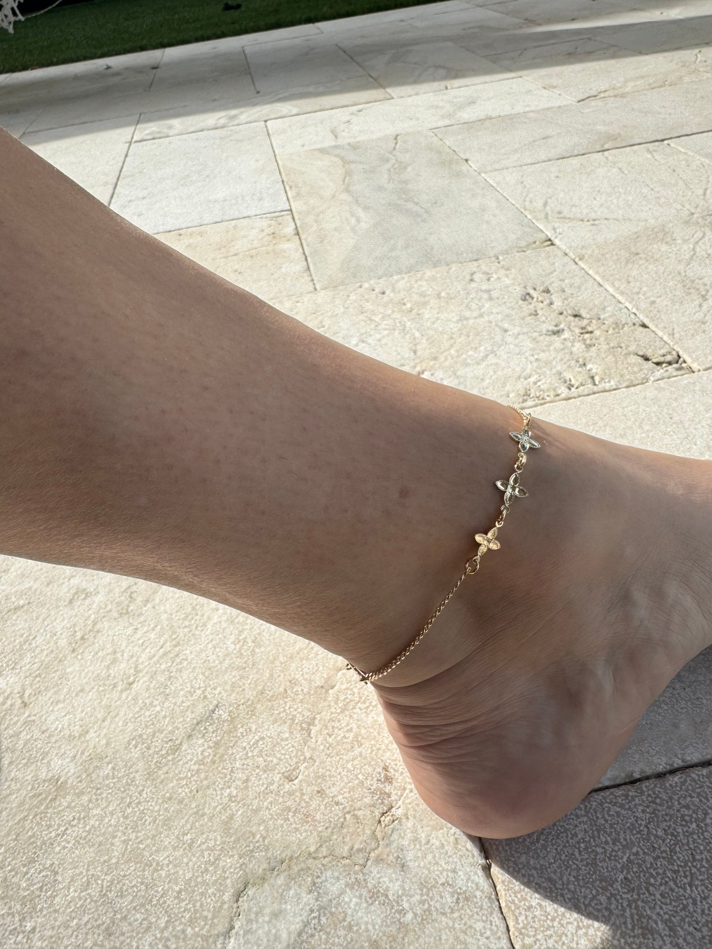 Dainty Flower Anklet