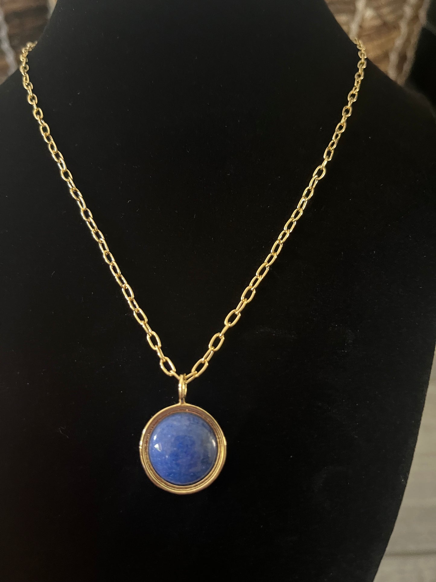 Blue Stone Pendent Necklace
